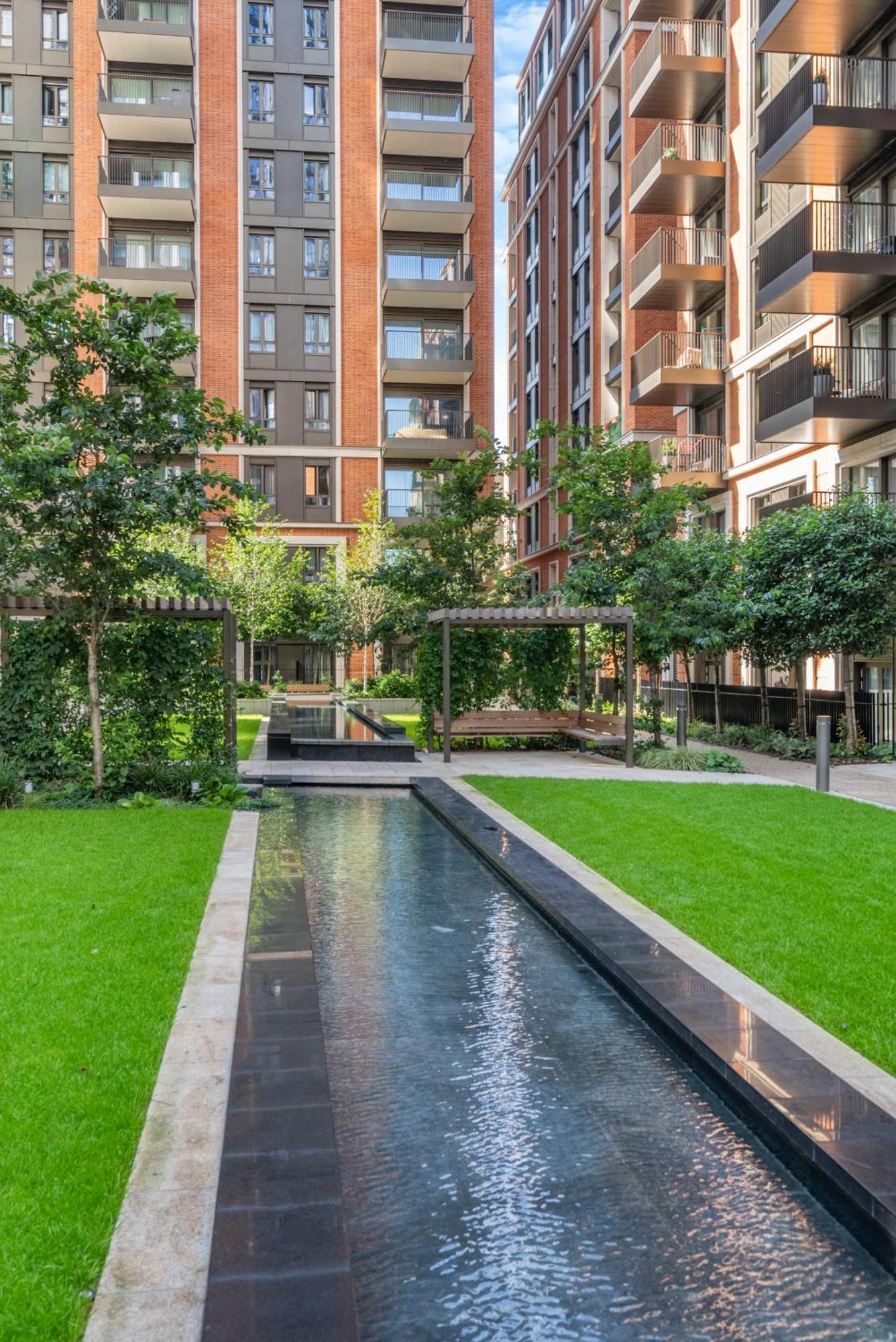 Garrett Mansions * London